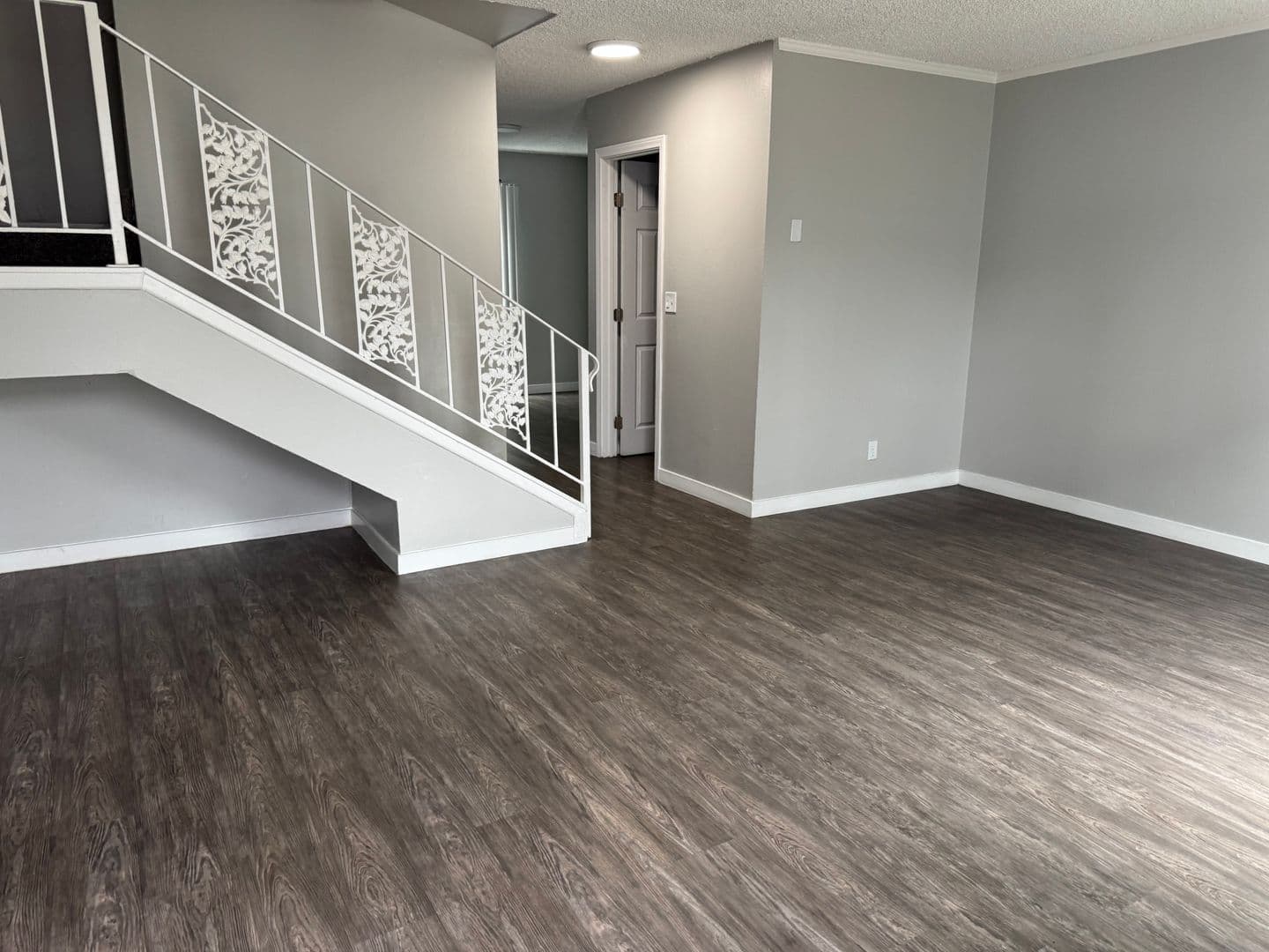 055 - Villa Del Sol Apartment Homes 1 of 10