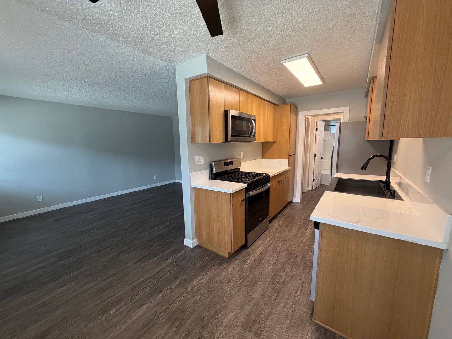 064 - Fair Oaks Apartments 1 of 5