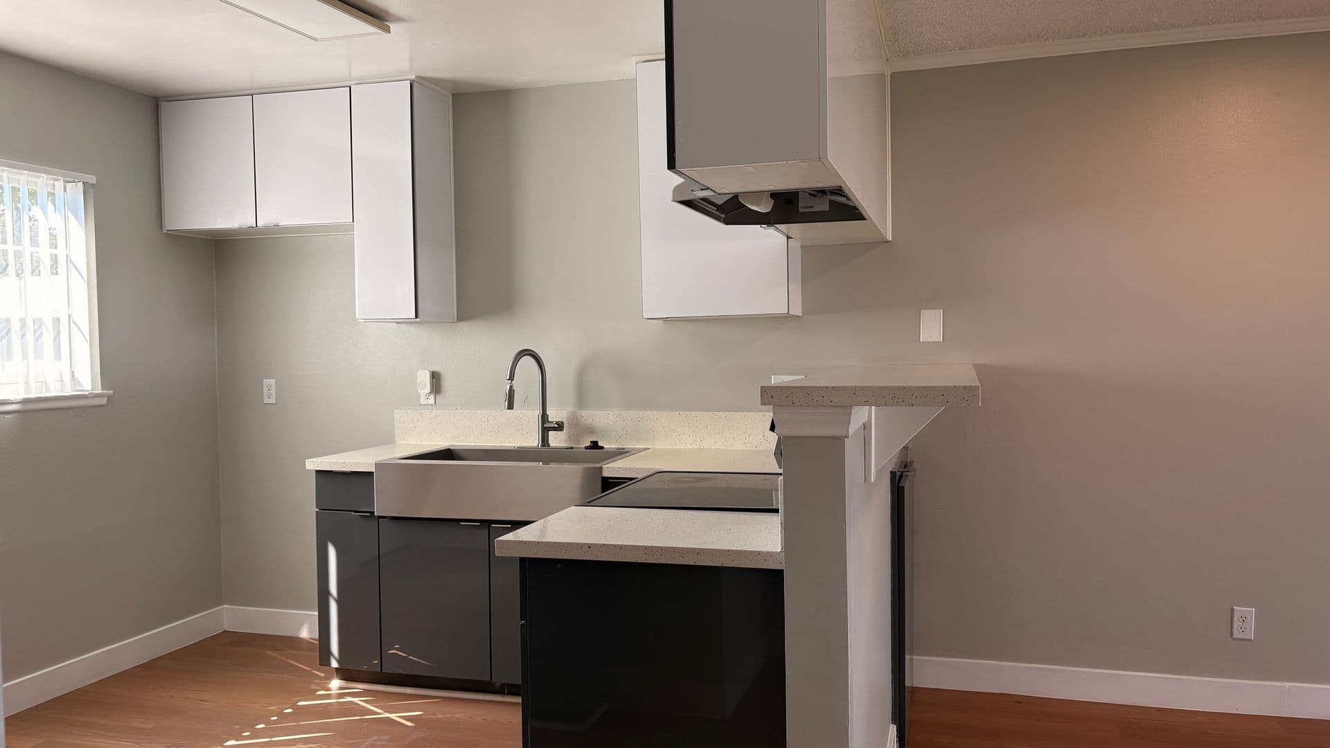 055 - Villa Del Sol Apartment Homes 1 of 8