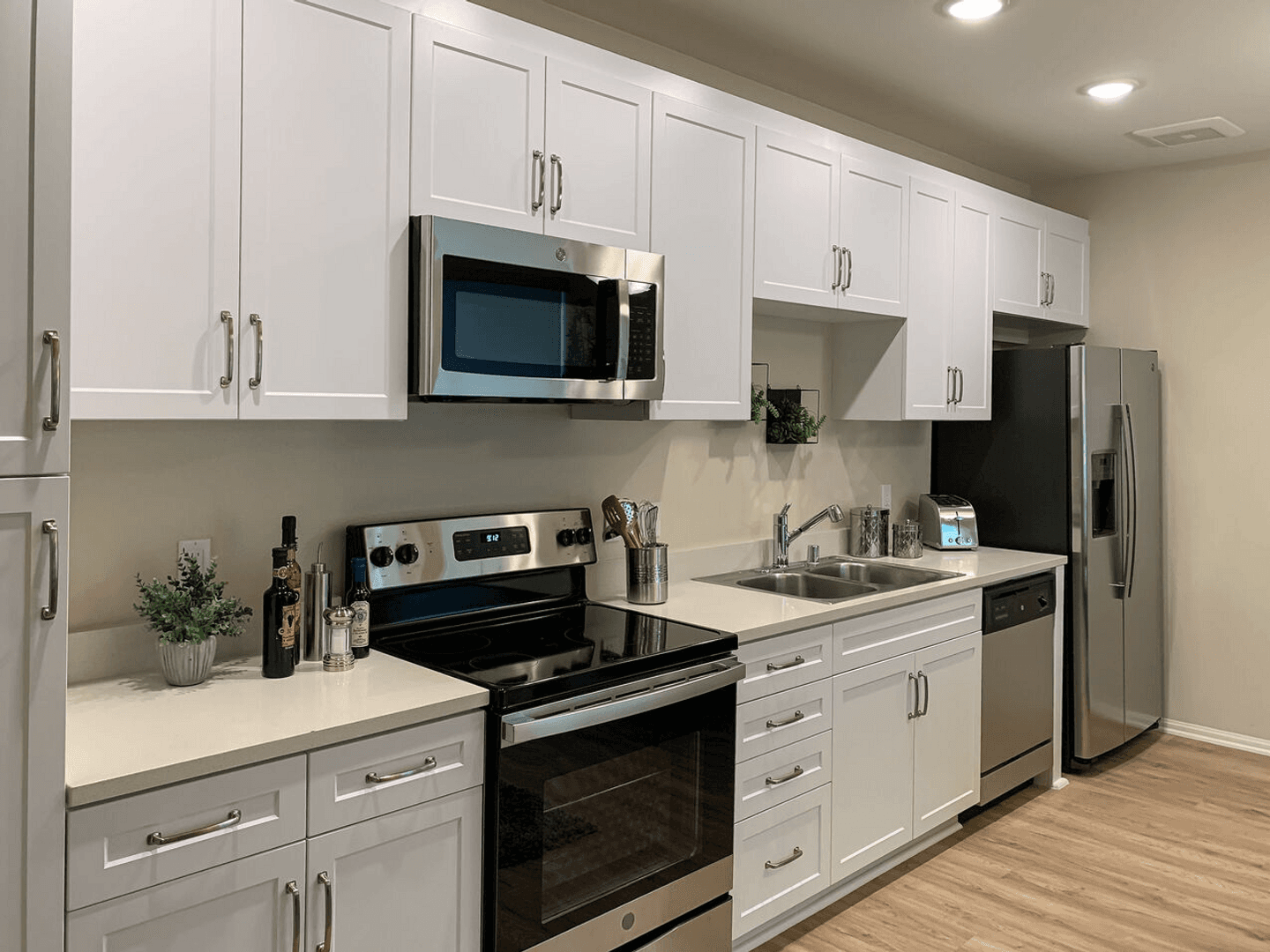 Huge 1bed, Open Floor Plan, W/D in-unit + parking: Chula Vista at 3rd St. 1 of 22