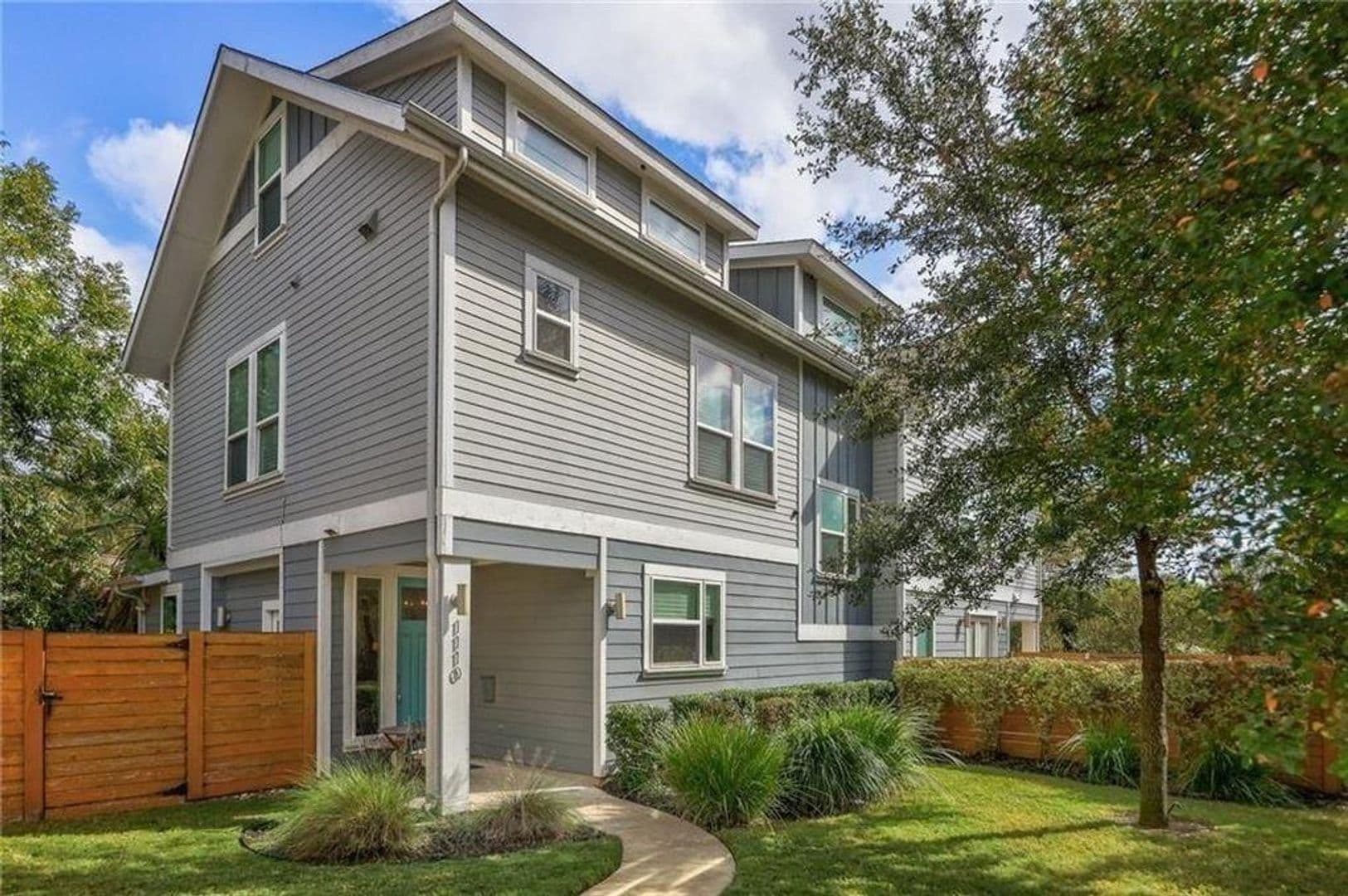 1110 Concordia Ave 1 of 29