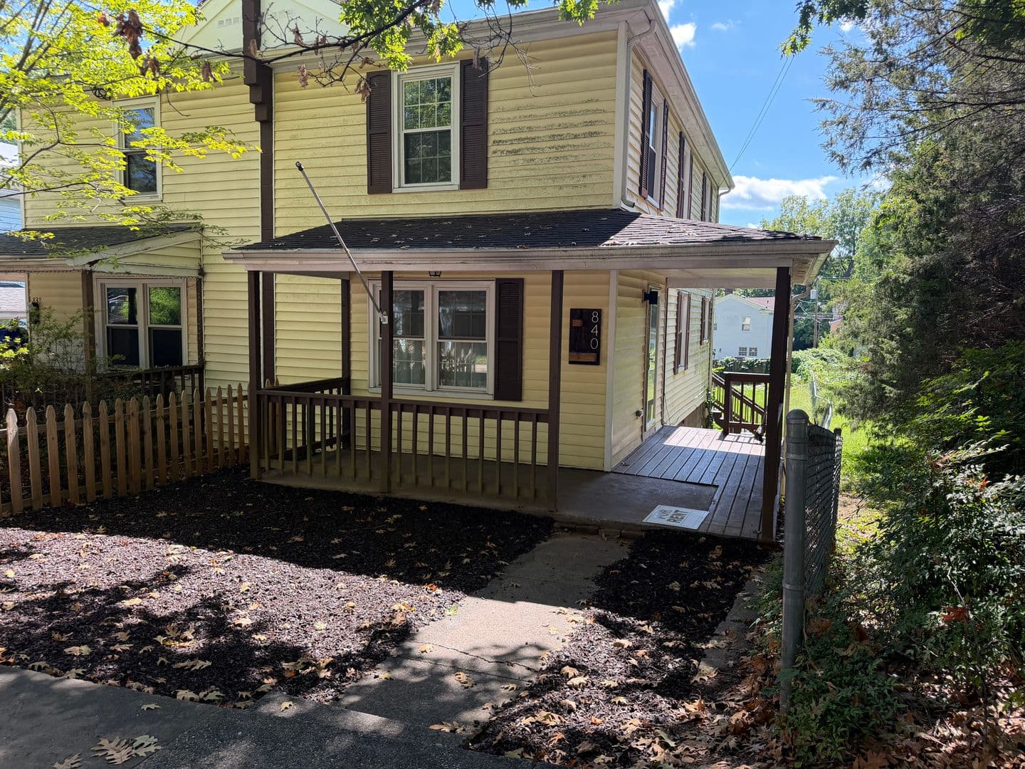 840 Estes Street 1 of 33