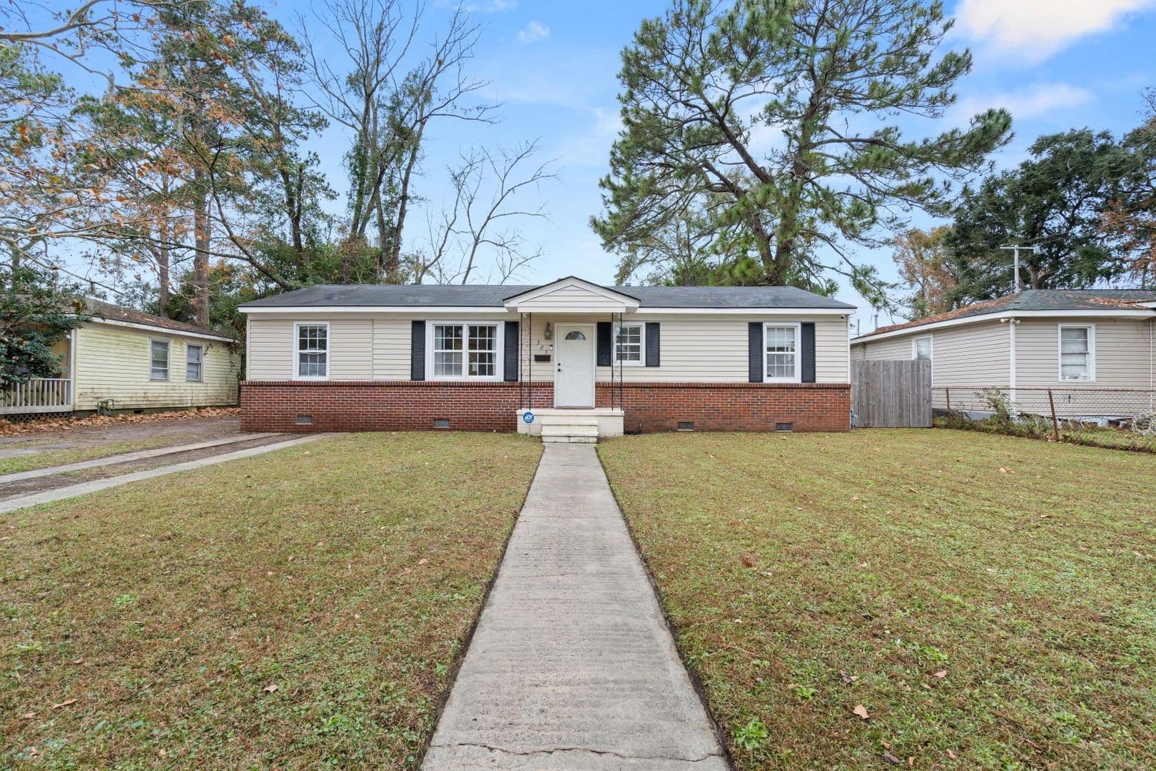 Manor Drive 1 of 31