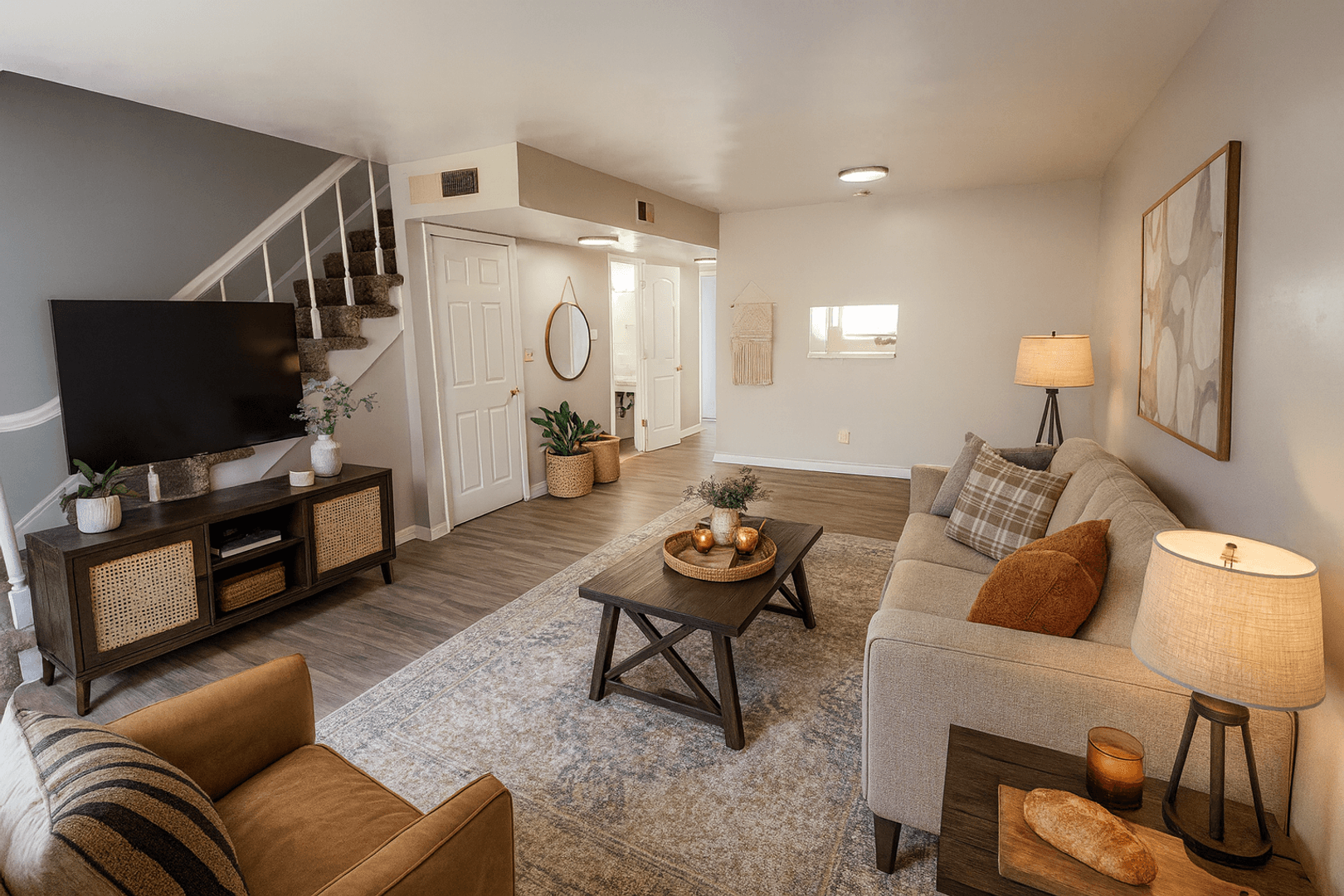 Immediate Move-In! Spacious 2-Bedroom Apartments Near Downtown 1 of 32