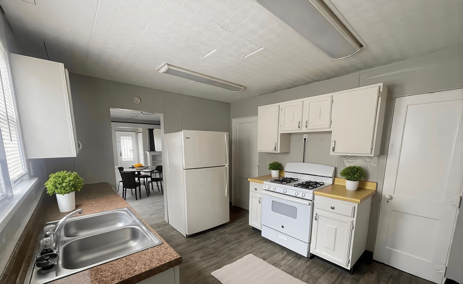 328 & 328 1/2 S Talley Ave (Cardinal Rentals, LLC) 1 of 16