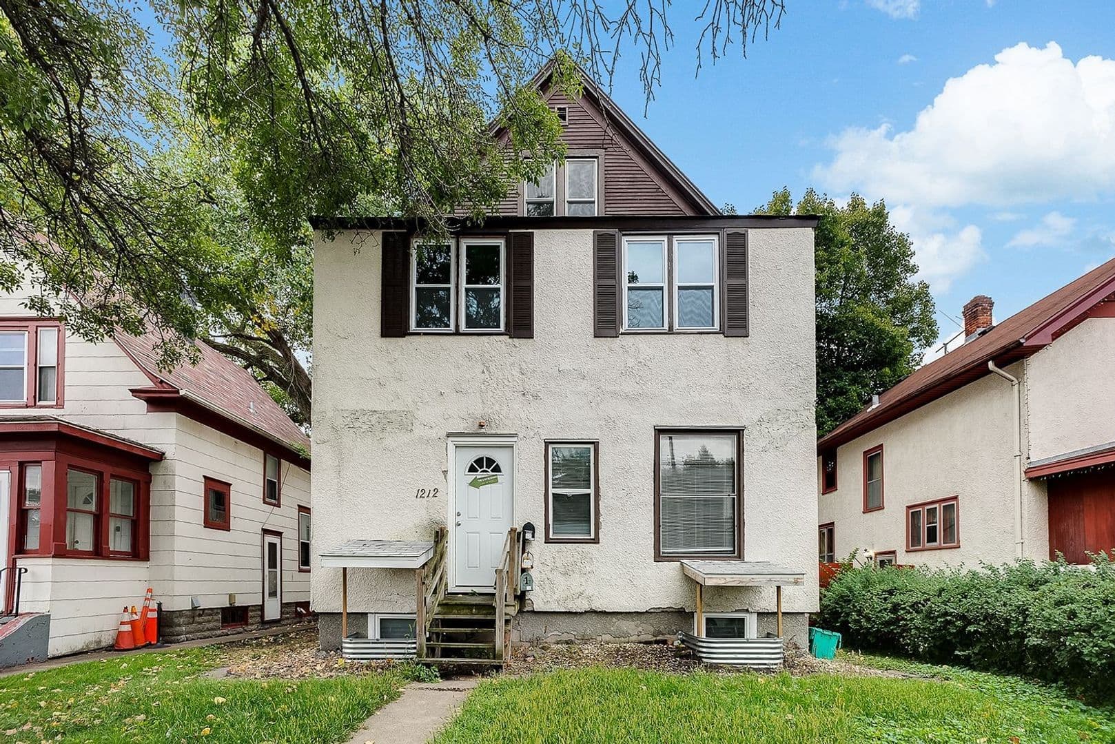 1212 Como 1 of 33