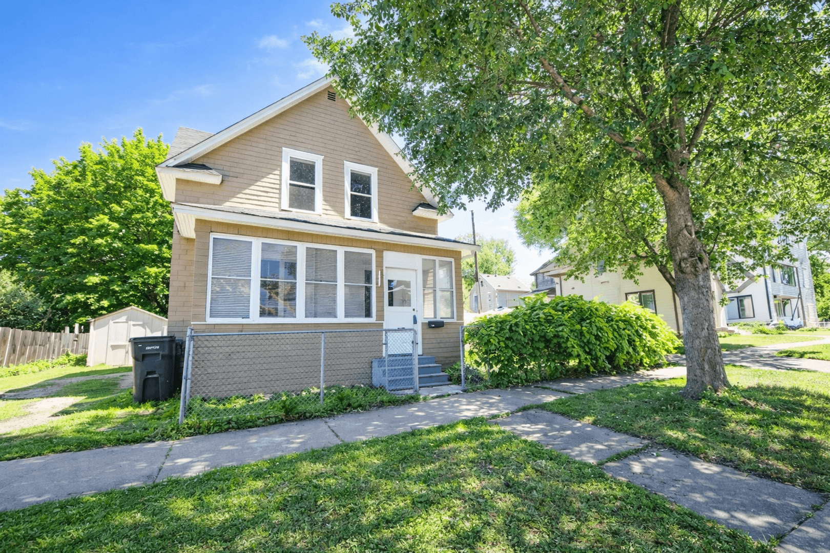 322 Pierce St 1 of 21