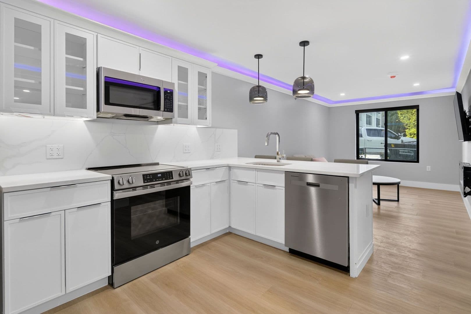 The Summit at 201 Oak Avenue 1 of 14