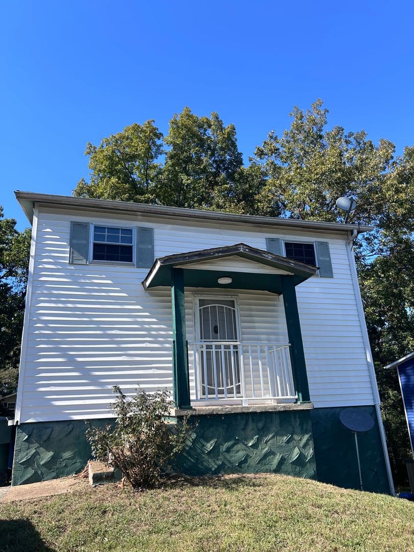 935 East Avenue 1 of 9