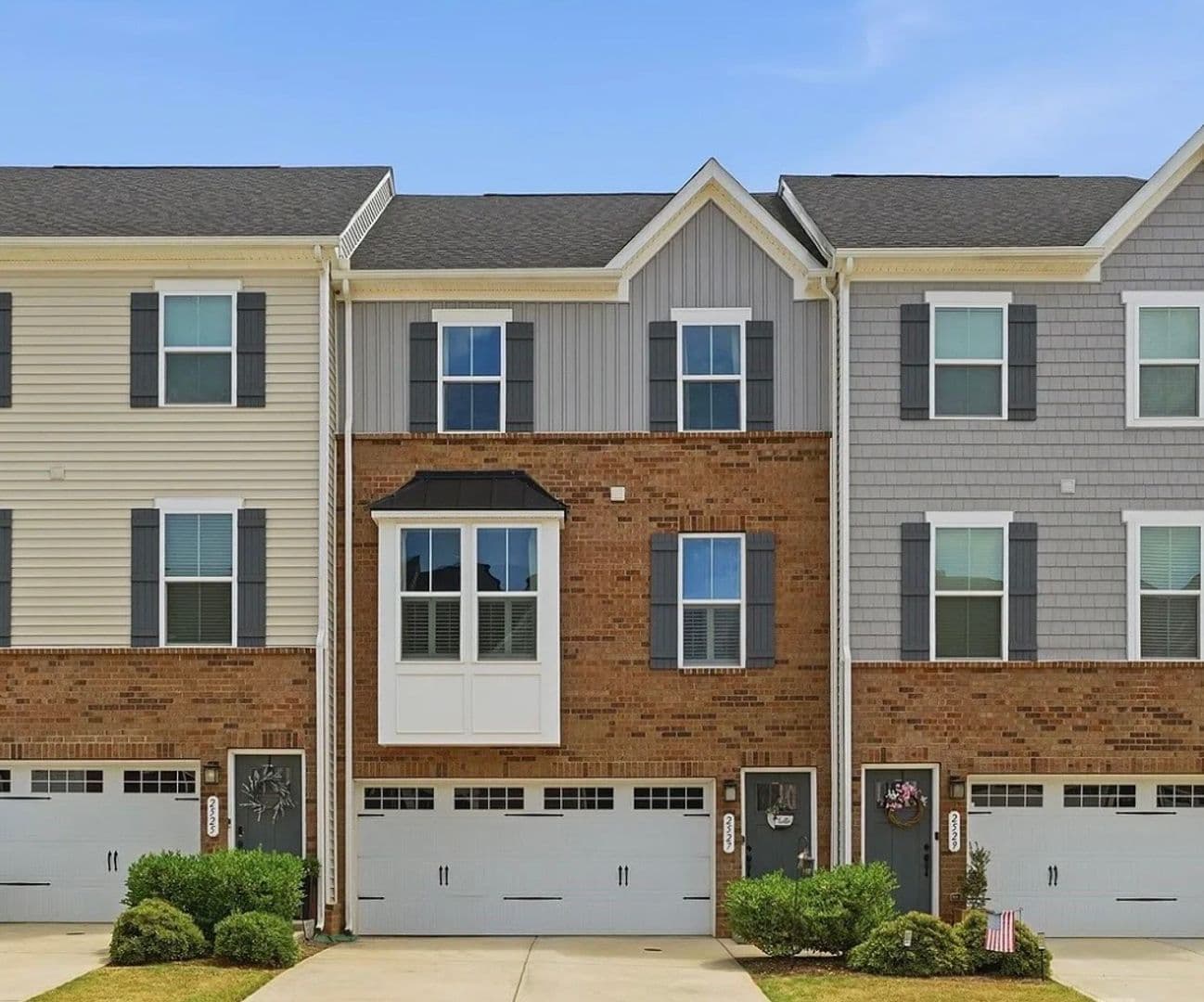 Grantham Place Drive 2527 1 of 15