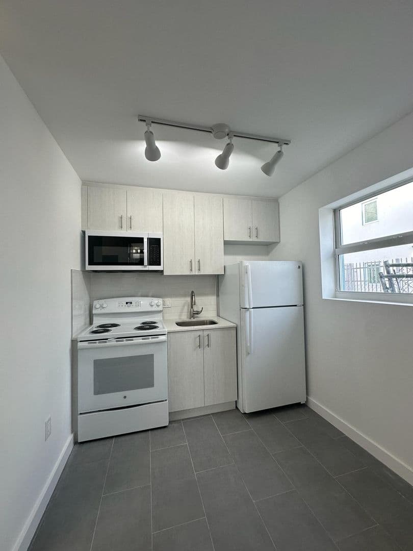 16 Corner Property Owner LLC 1 of 9