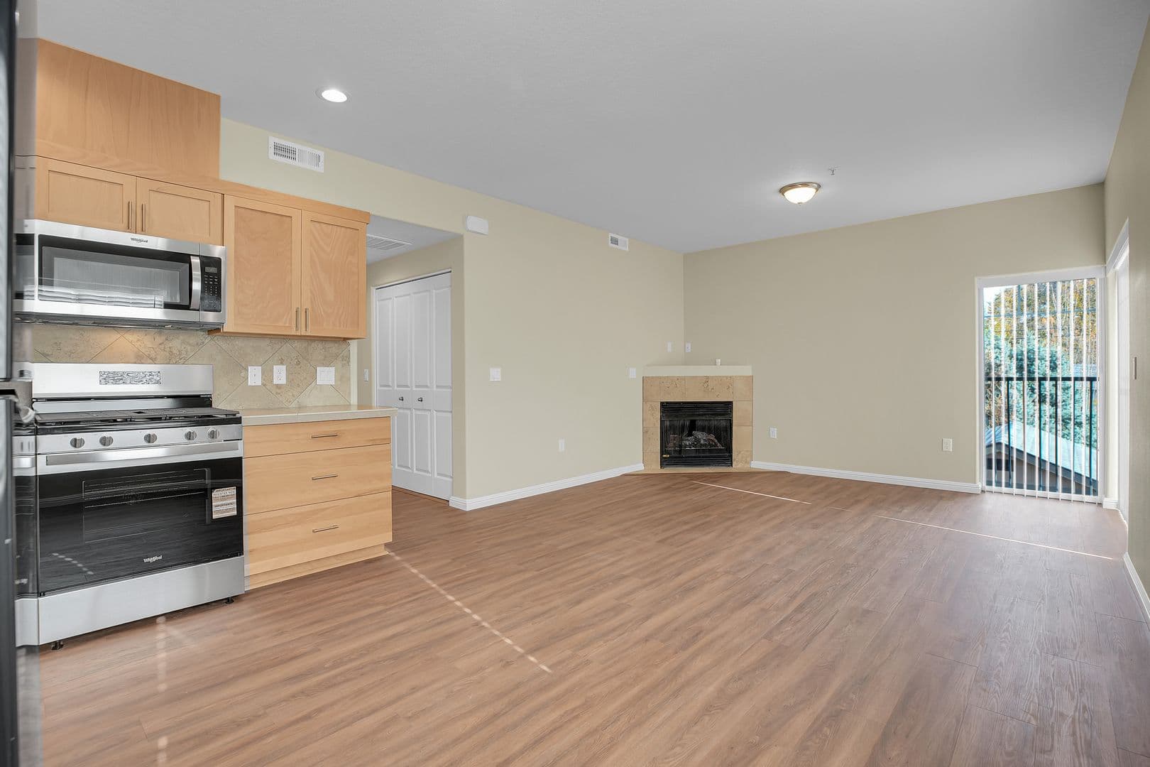 #144 TABOR POINTE APARTMENTS 1 of 5