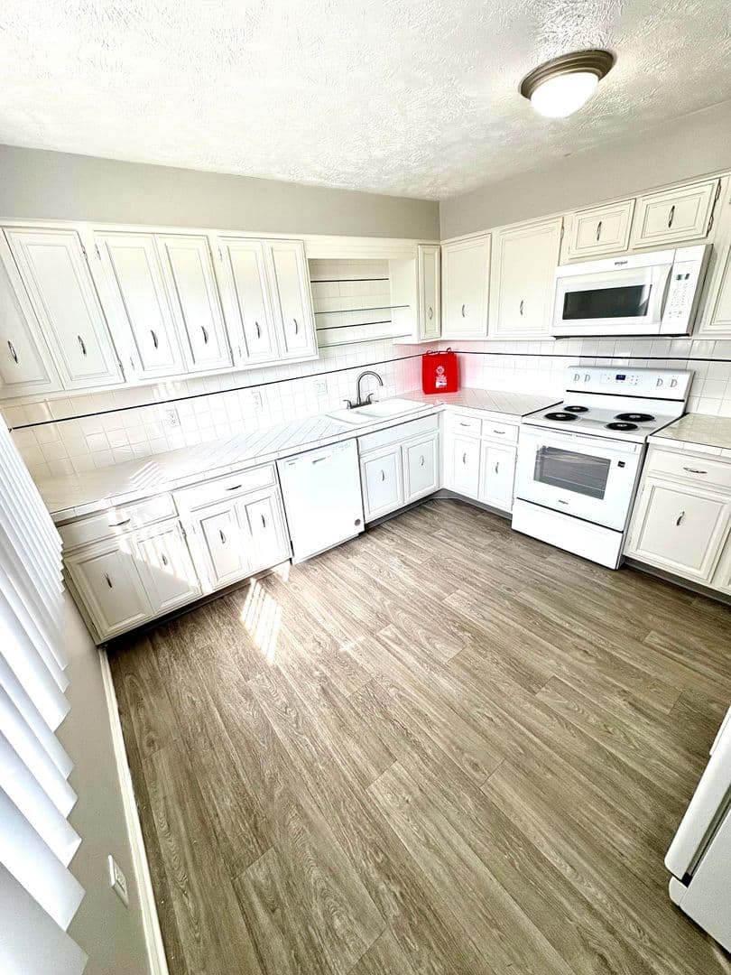The Heights Apartments 1 of 25