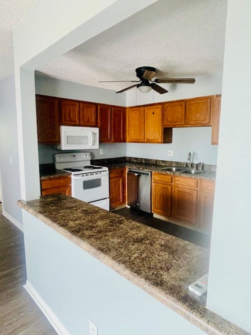 Belmont Park Apts LLC 1 of 11