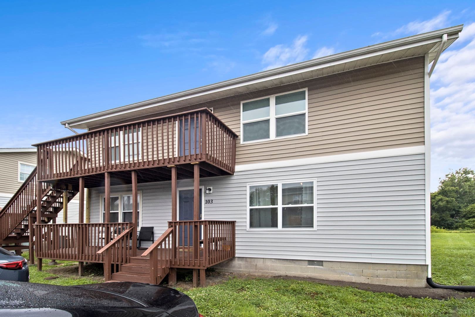 The Enclave at Bay 1 of 43
