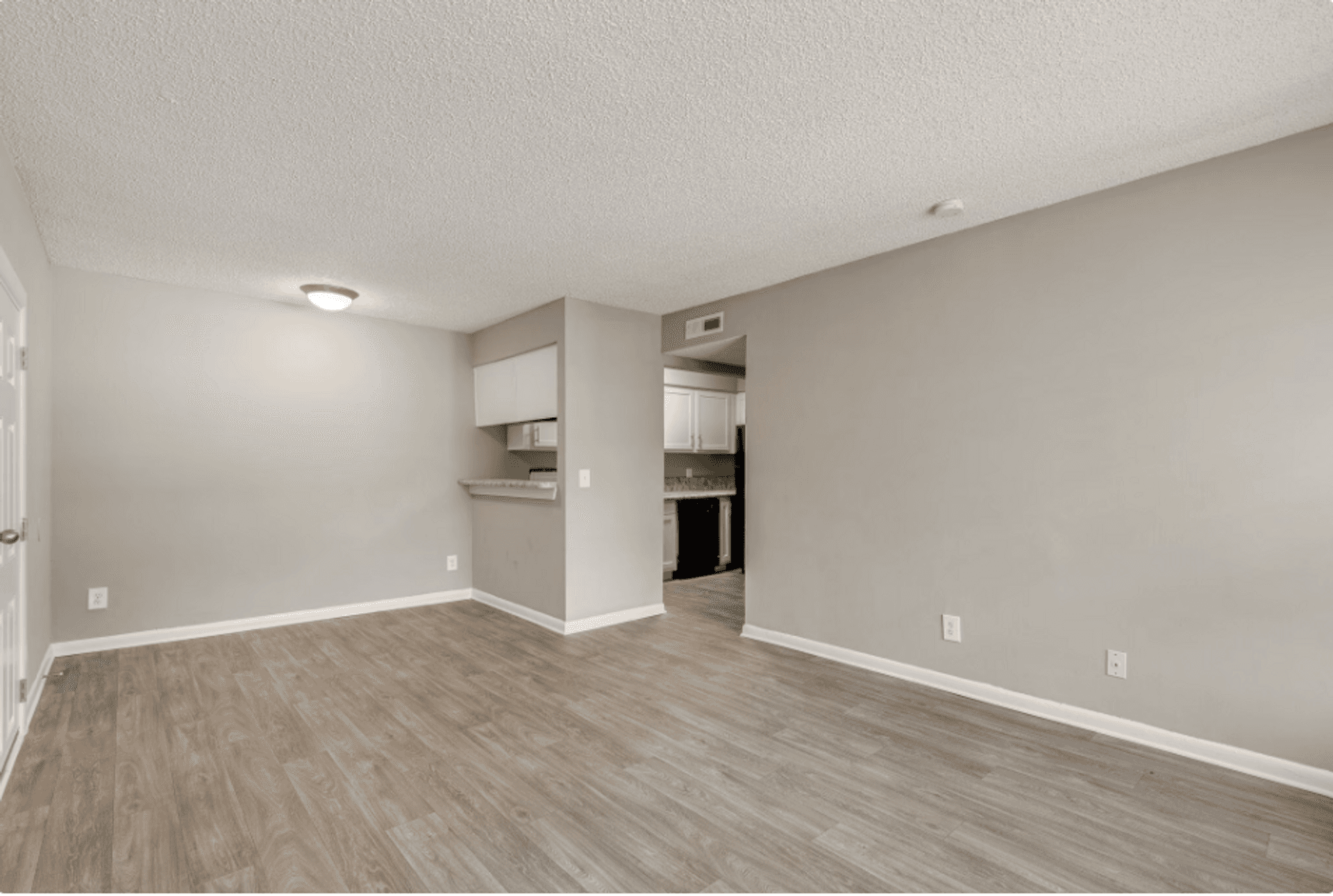 Volare Apartments 1 of 8