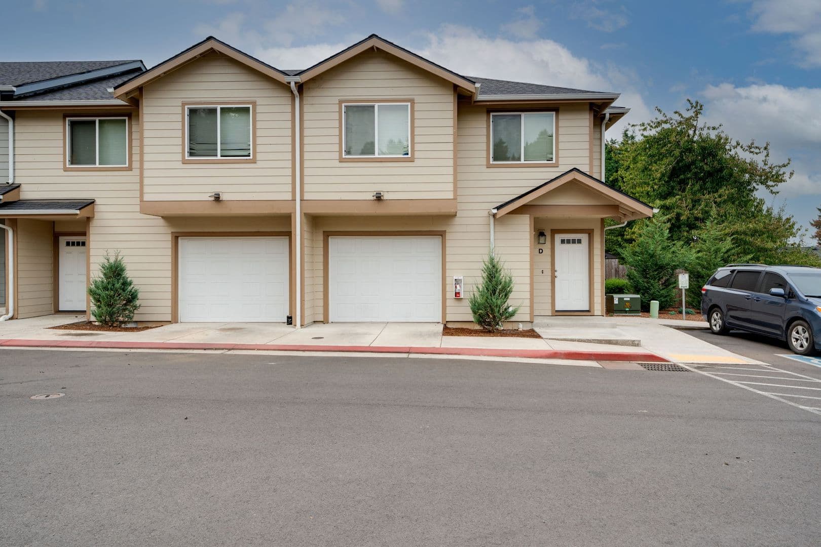 Lindsay Townhomes 1 of 26