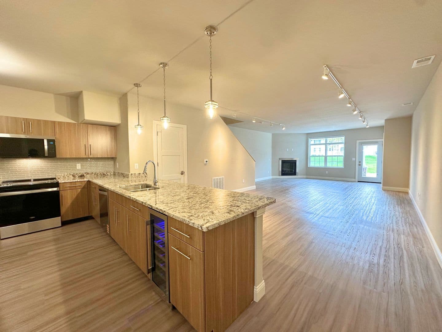 Cedar Plaza Apartments & Townhomes 1 of 6