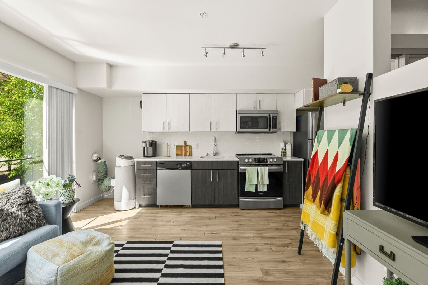 CONT Contour Apartments 1 of 13