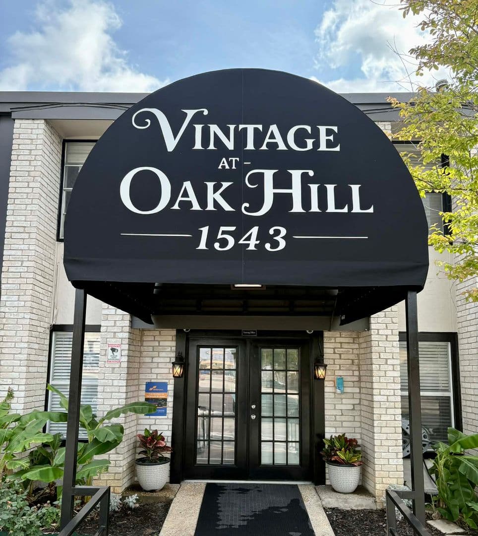 Vintage at Oak Hill 1543 Babcock Rd San Antonio, Texas 78229 1 of 14