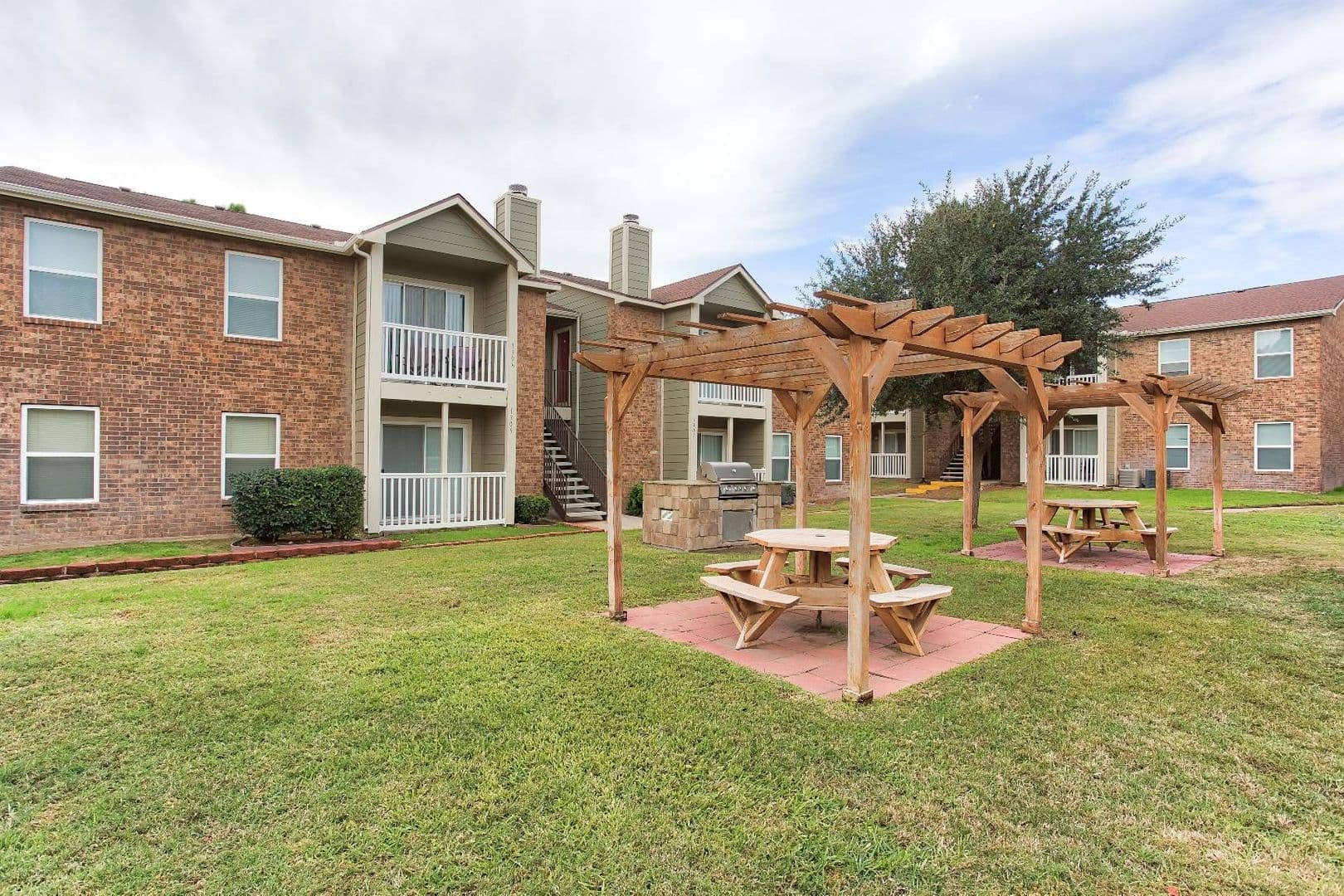 Pebblebend Apartments 1 of 18