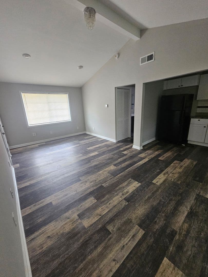 Vesta Avenue Apartments 1 of 5