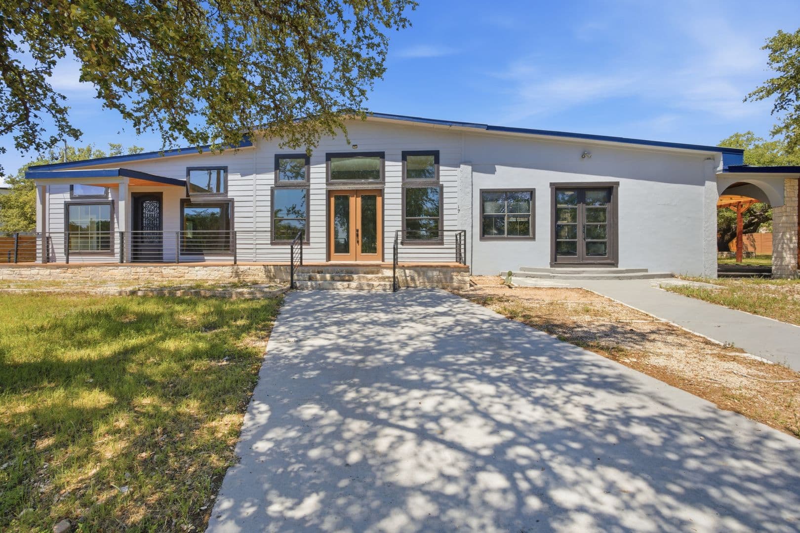17621 Stacey Ln 1 of 33