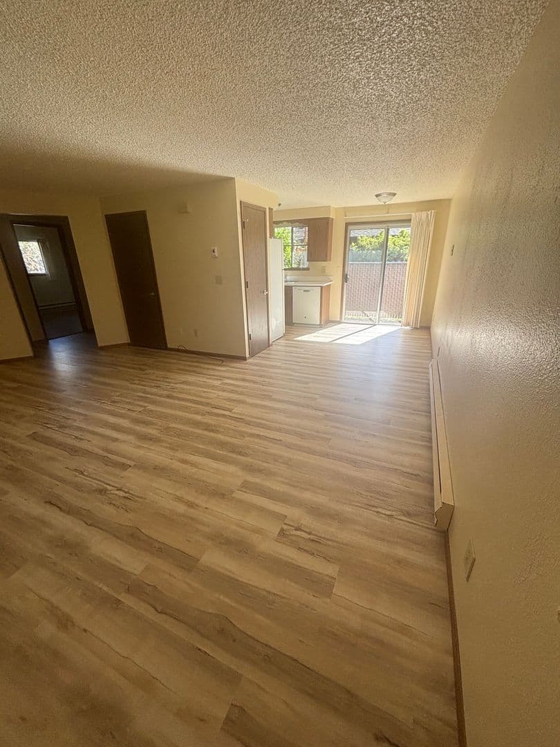 Hollywood Park Apartments 1 of 11