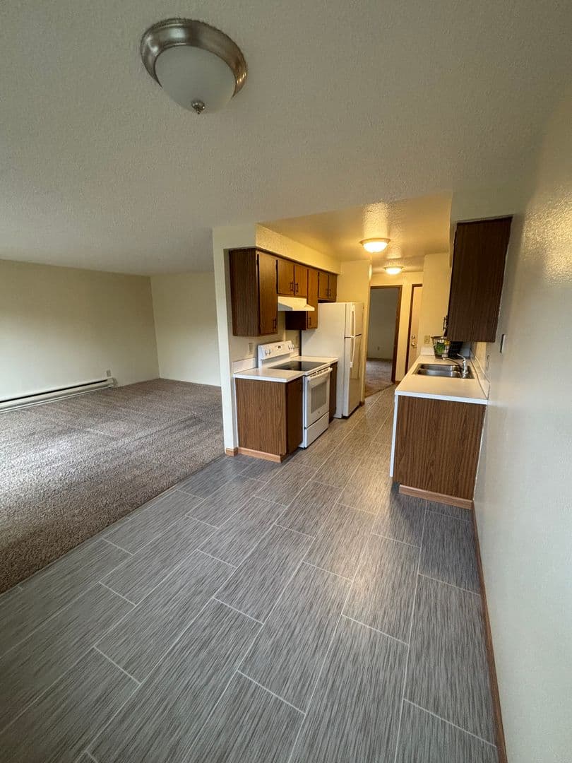 Hollywood Park Apartments 1 of 11
