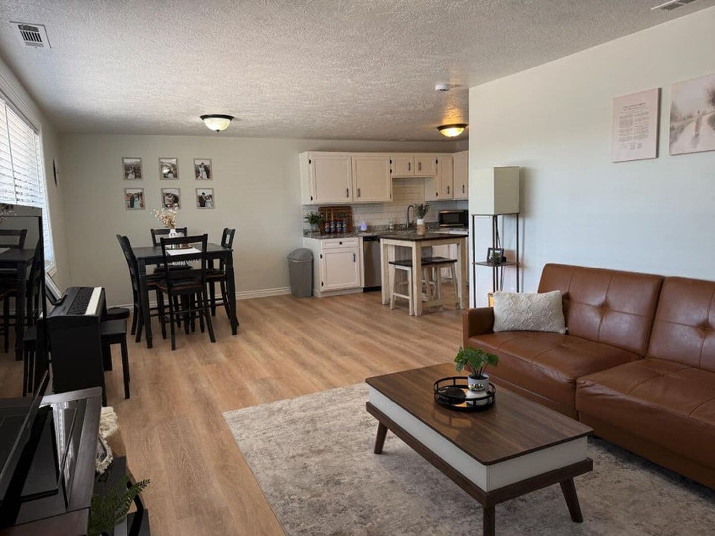 206 N Quail Ridge Dr #6 1 of 10