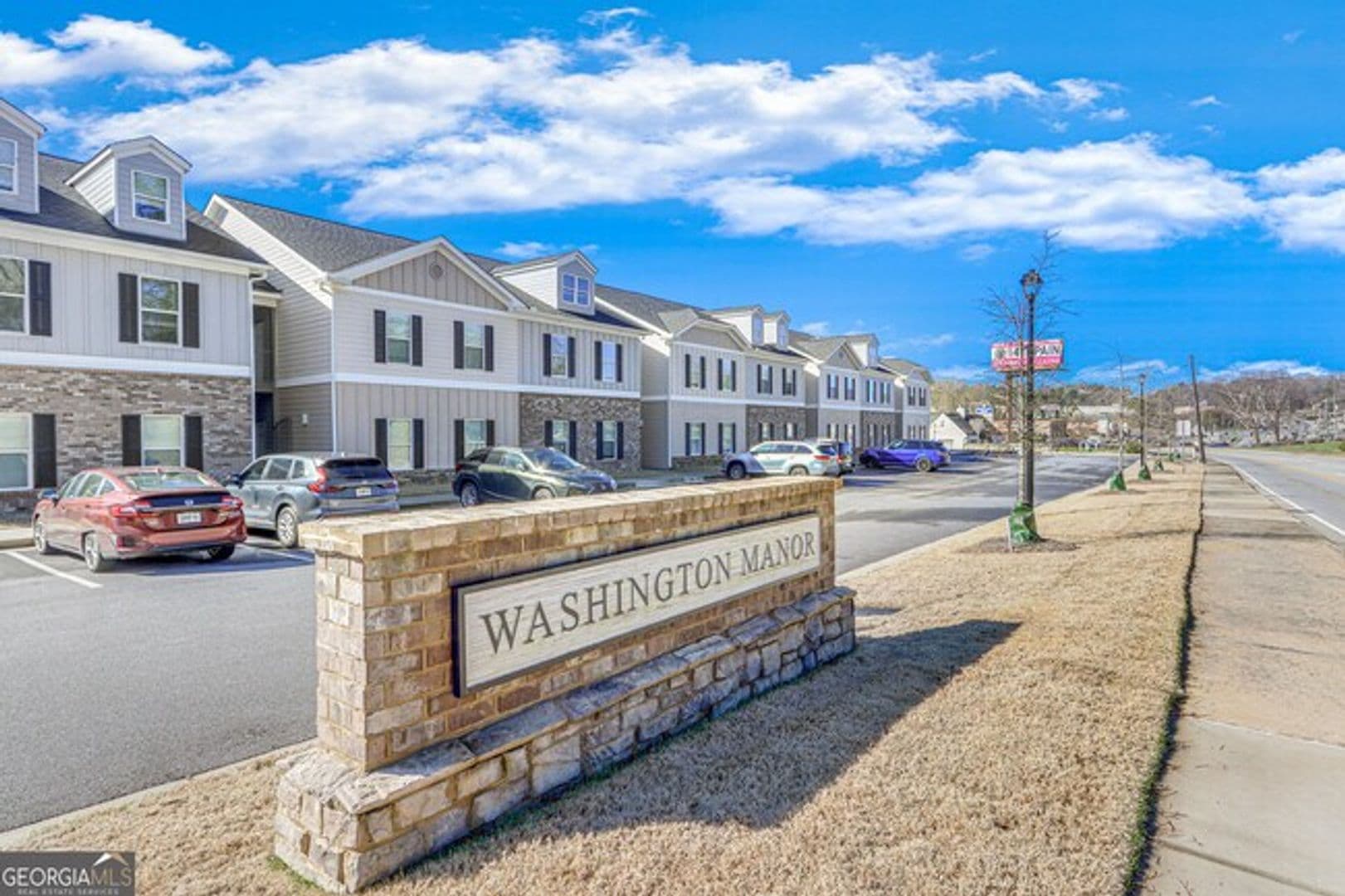 Washington Manor 1 of 5