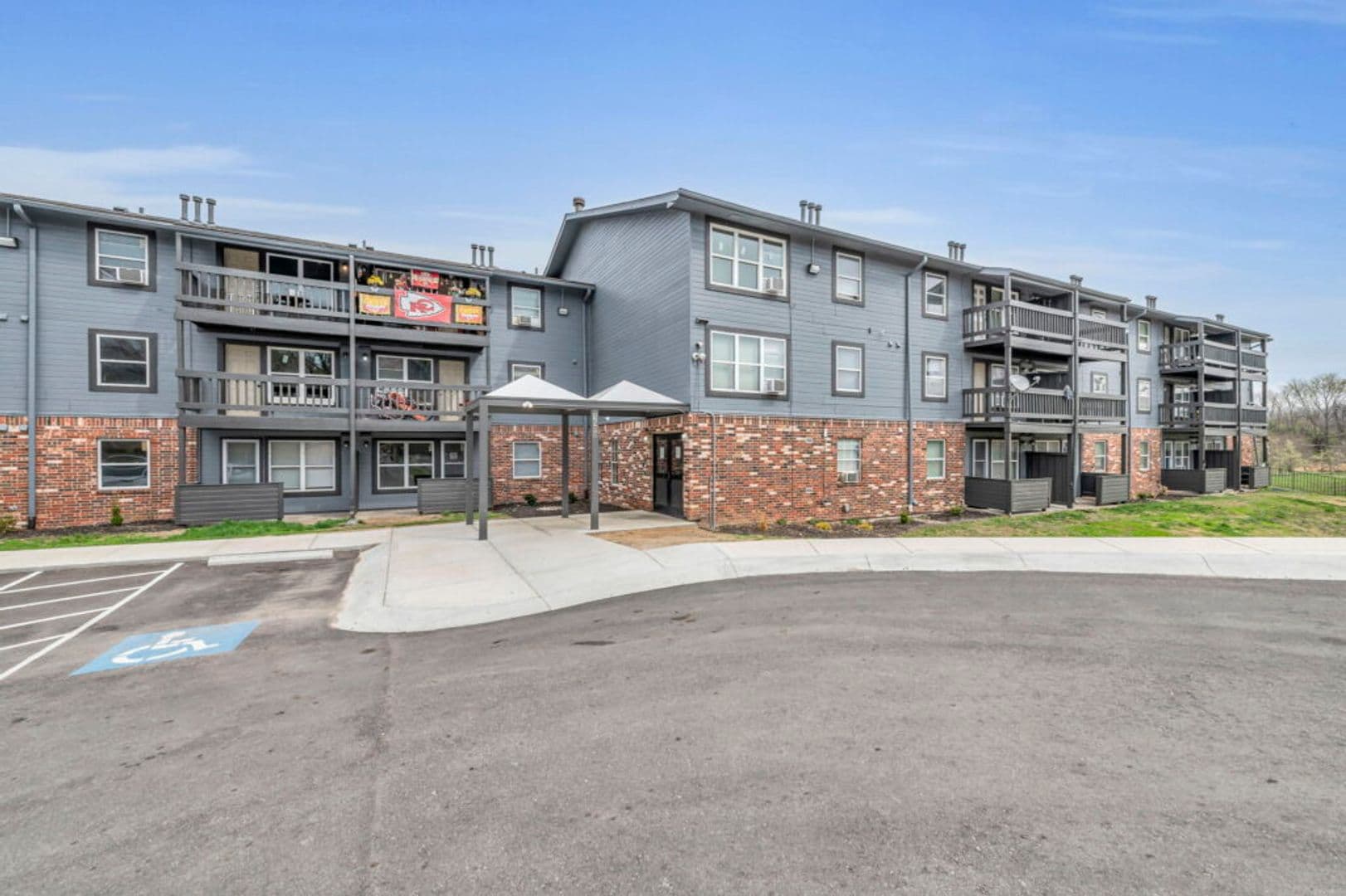 Lakeview II Apartments 1 of 16