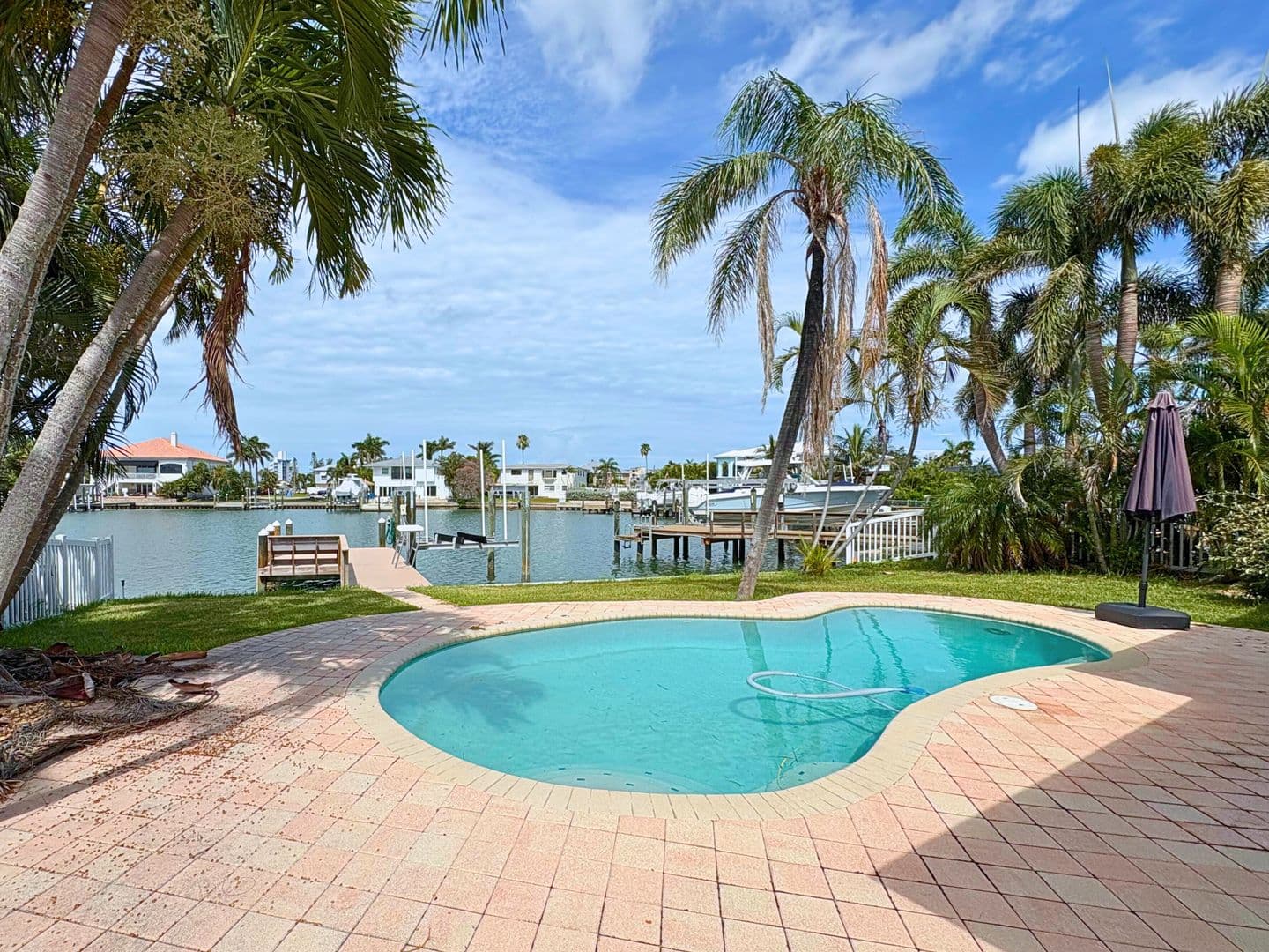 10128 Yacht Club Dr 1 of 8