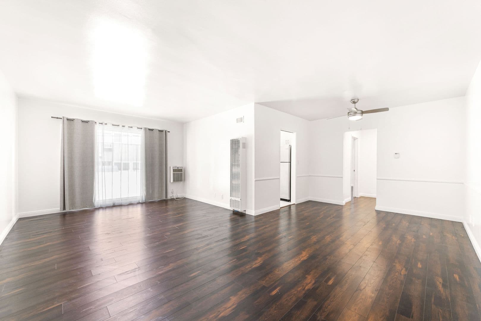 (39) Hollyview Apartments 1 of 20