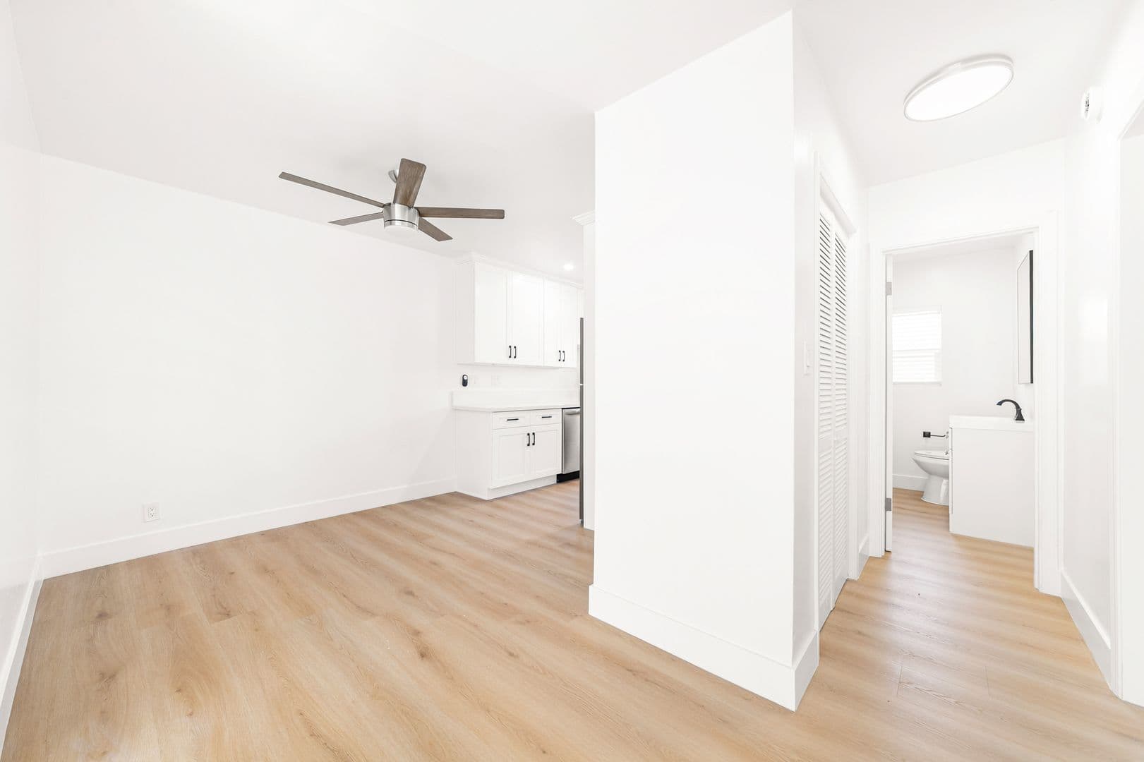 (14) 4122-4124 Palmwood 1 of 14