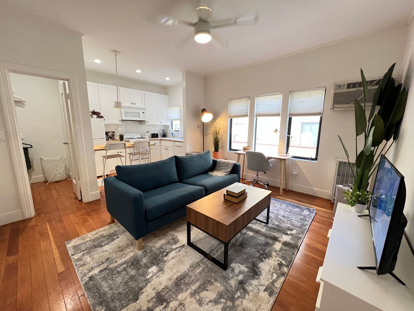 (60) 2050 Dracena Dr. 1 of 8