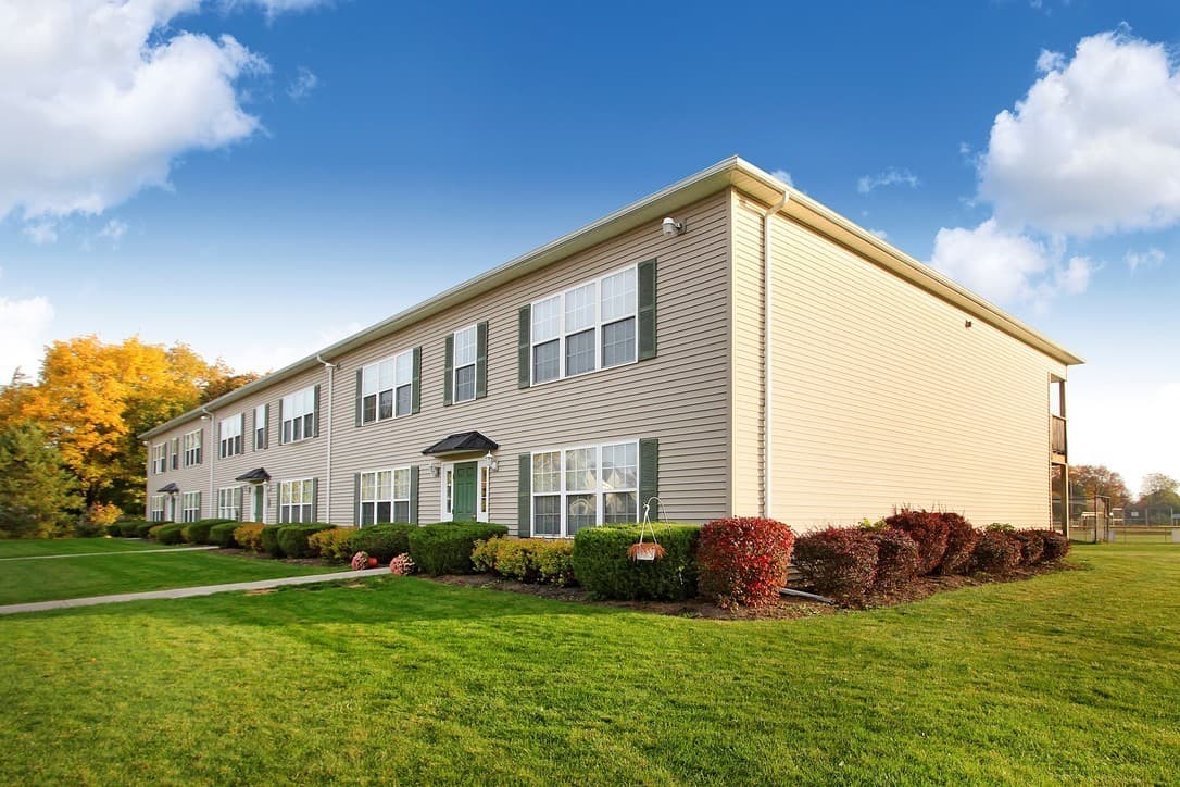 Clover Crossing Apartments 1 of 16