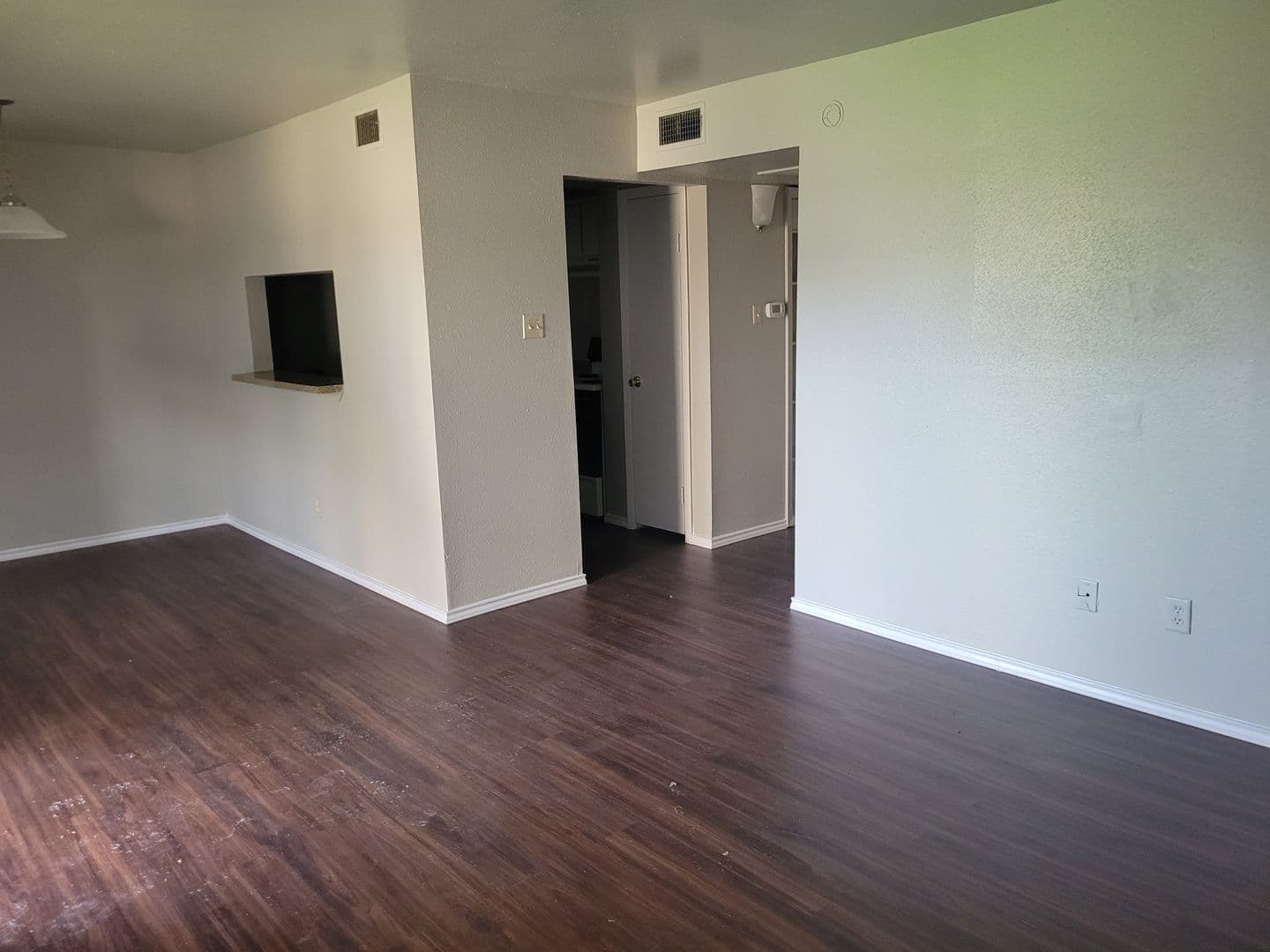 Chateau Nederland Apartments 1 of 7