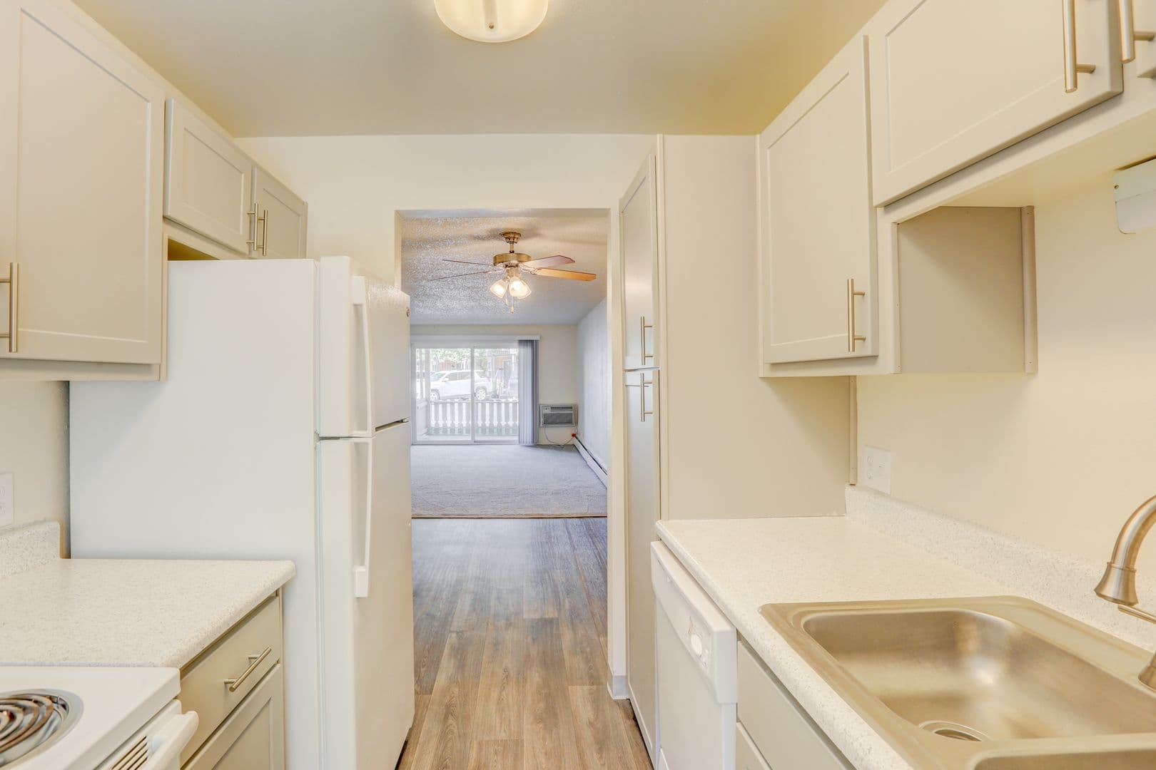 EA - Edelweiss Apartments 1 of 11