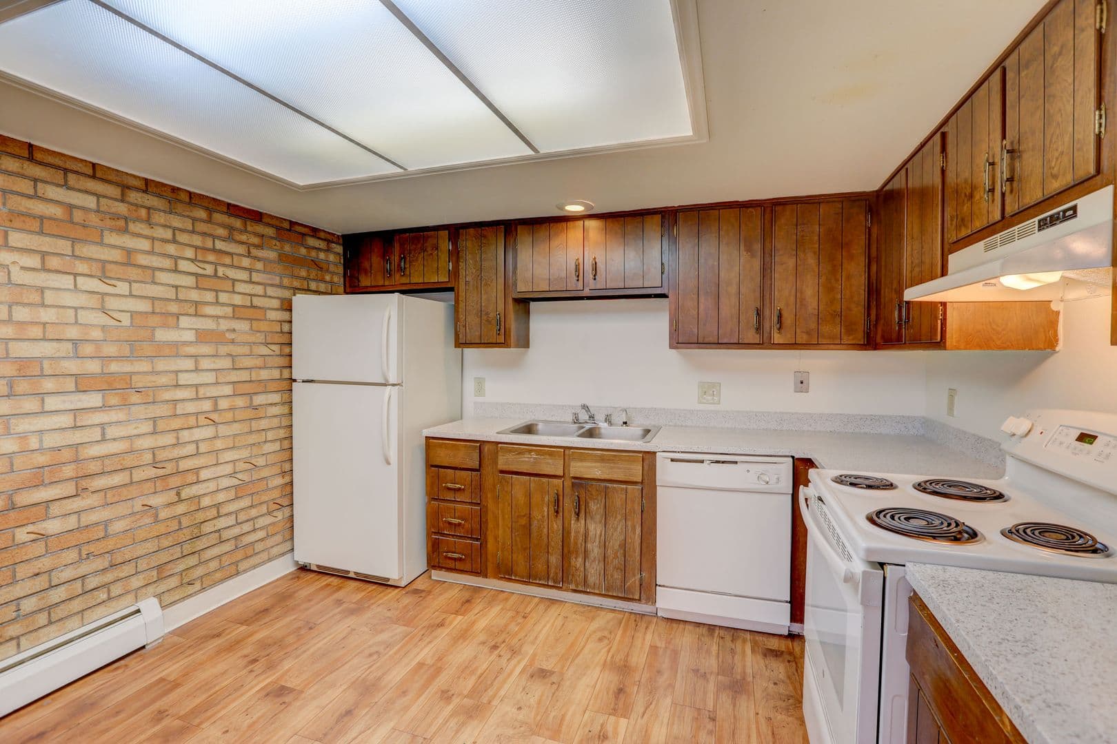 AC - Applewood Crest Townhomes & Apartments 1 of 13