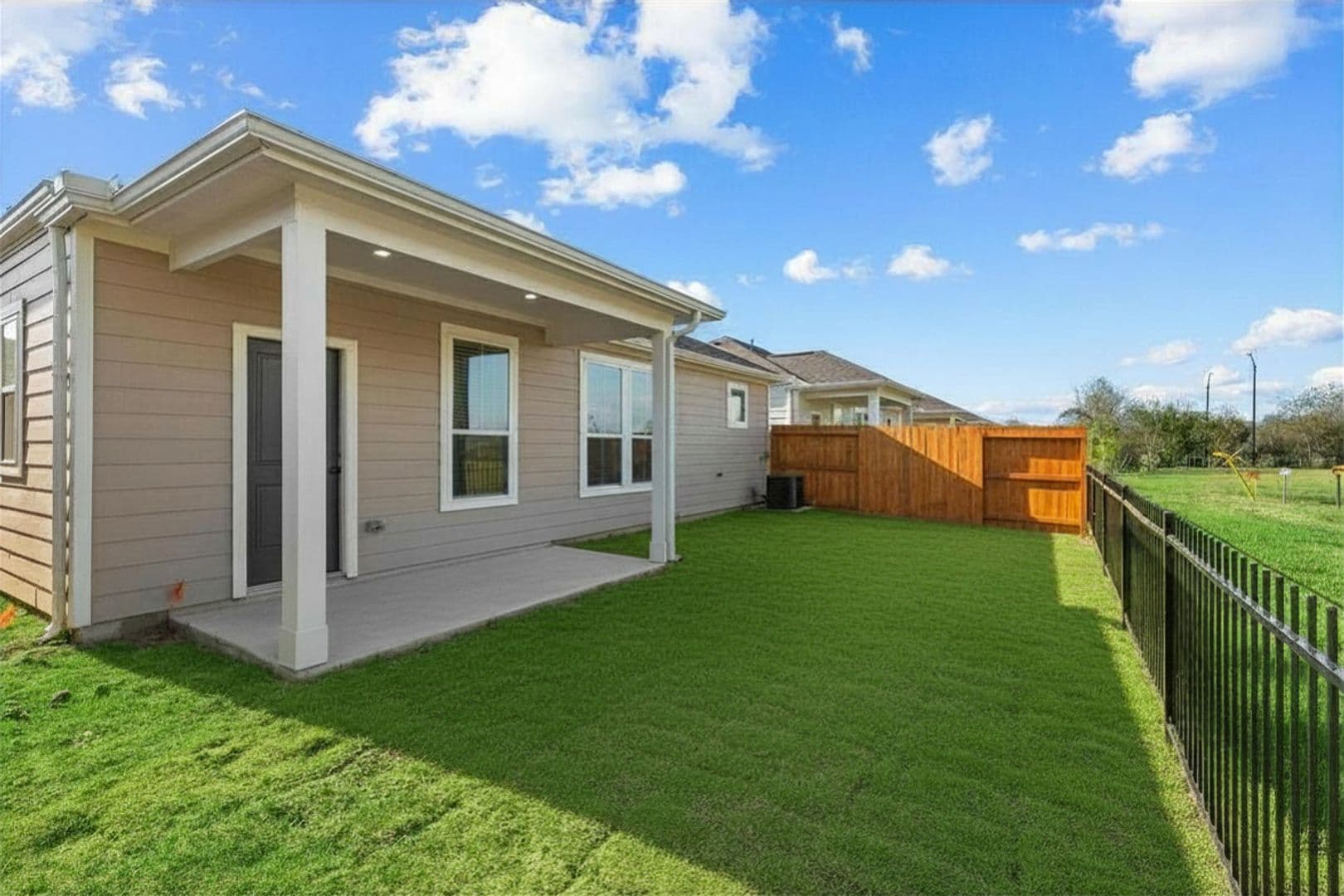 The Cottage Green Baytown 1 of 27