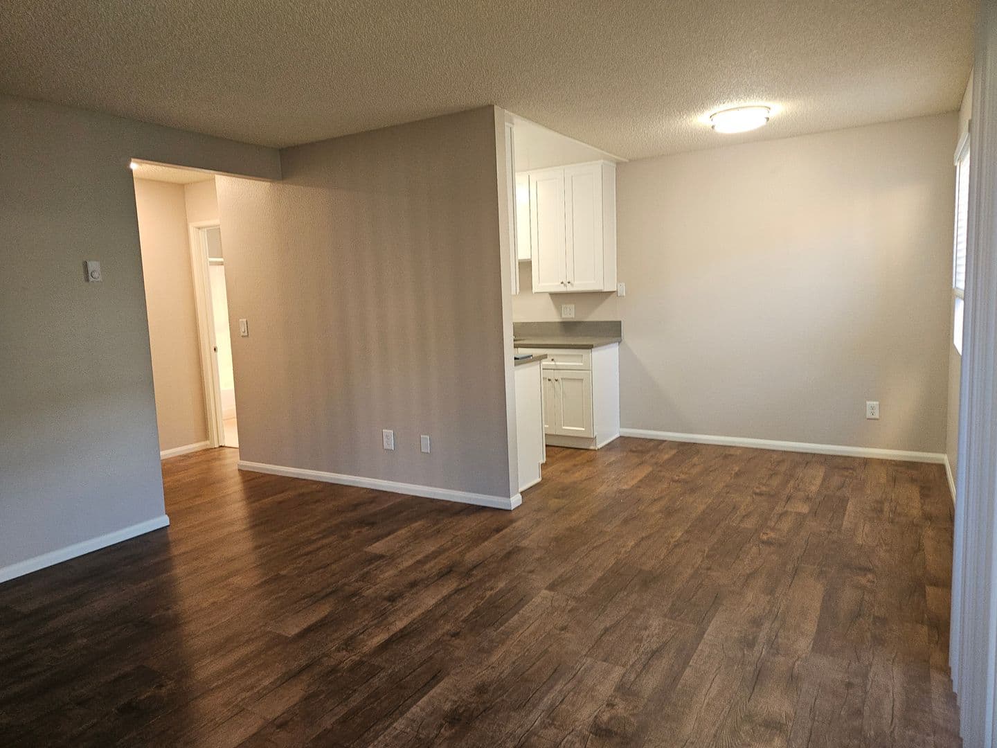Del Mar Court Apartments 1 of 14