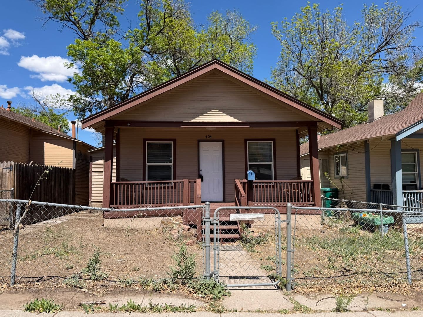 404 E. Kiowa 1 of 14