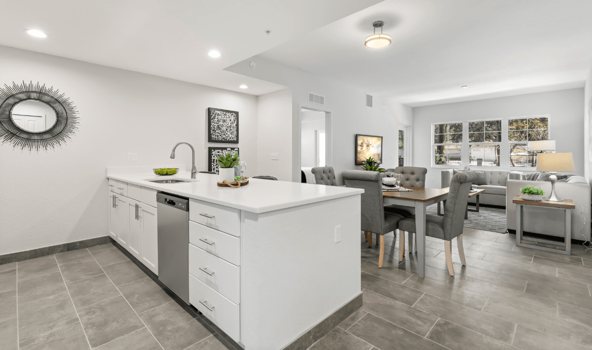 Solle Apartments 1 of 7