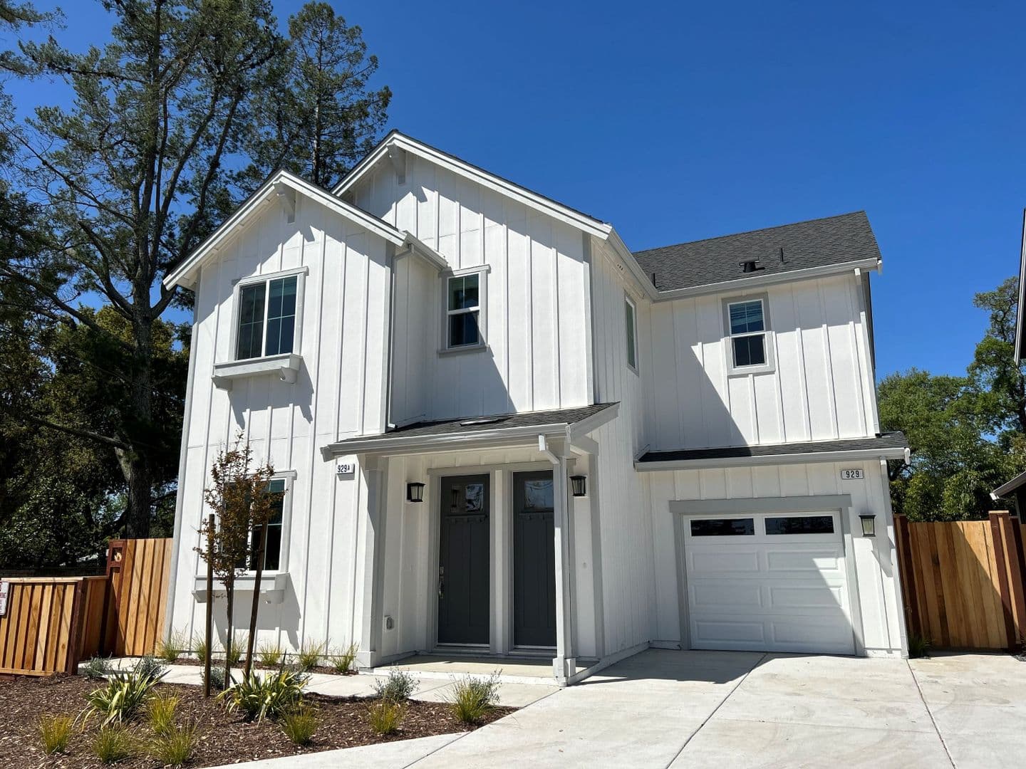 929 Middle Rincon 1 of 18