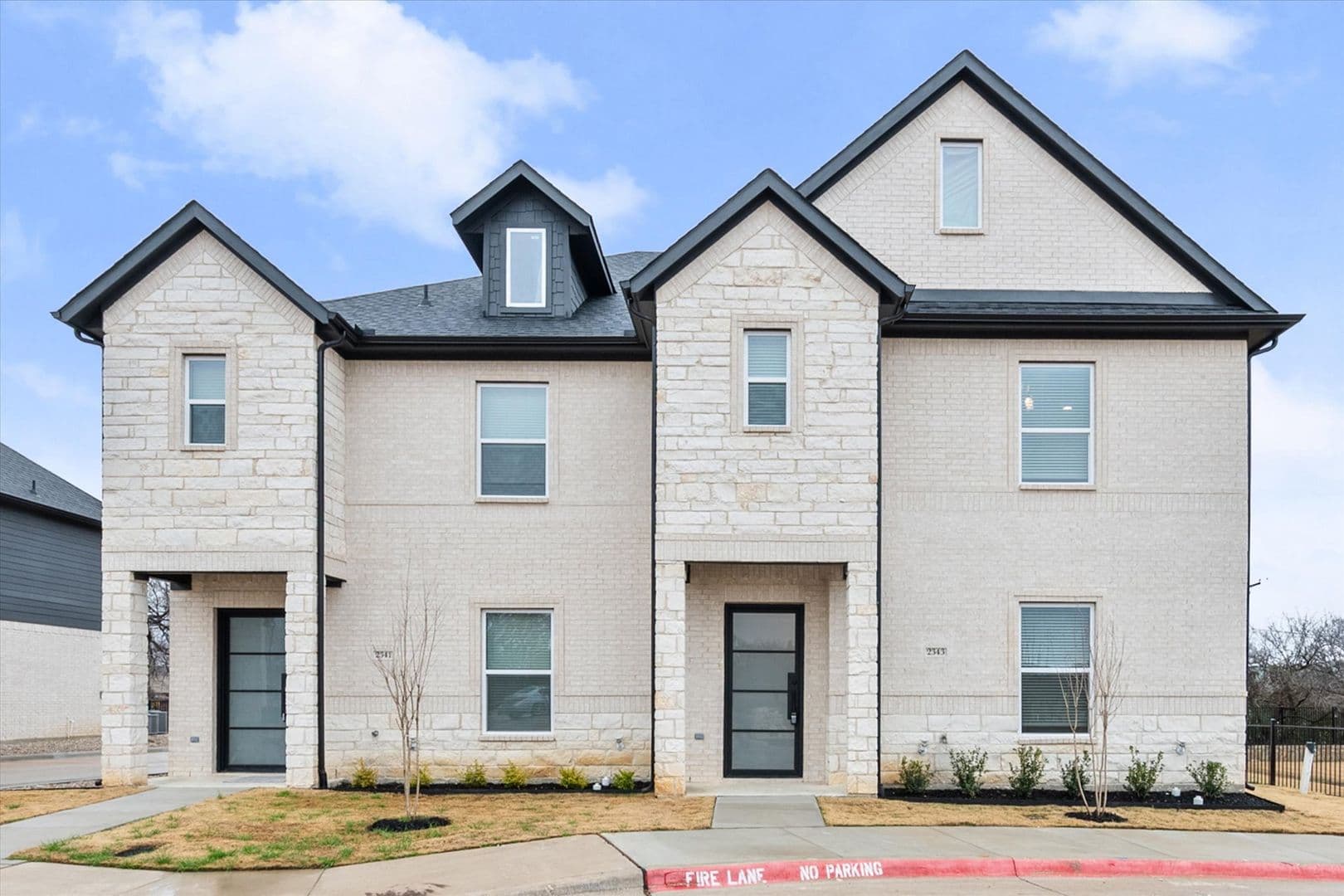 2333 Spring Park Blvd, Arlington, TX 76016 1 of 37