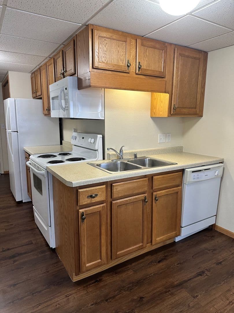 Bluffview Apartments LLC 1 of 12