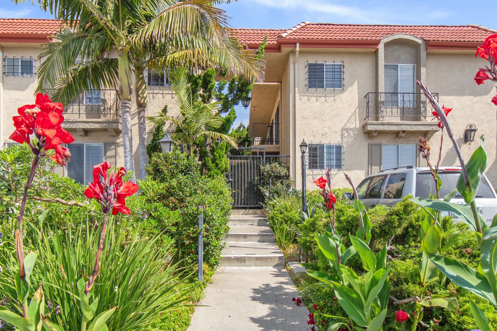 CTL-Casa Thomas, LLC 1 of 8
