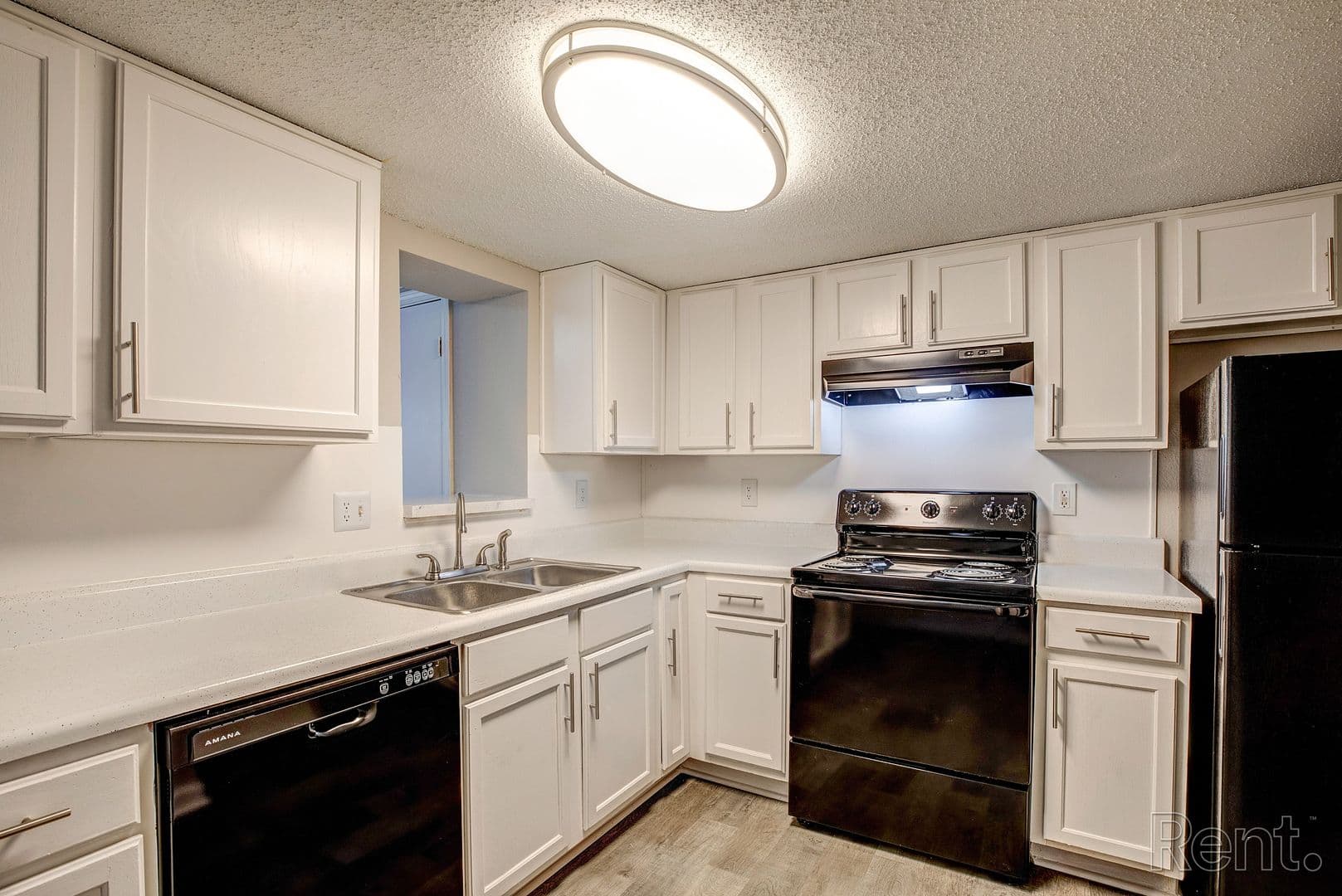 Towne at Lakewood Heights Apartments 1 of 12