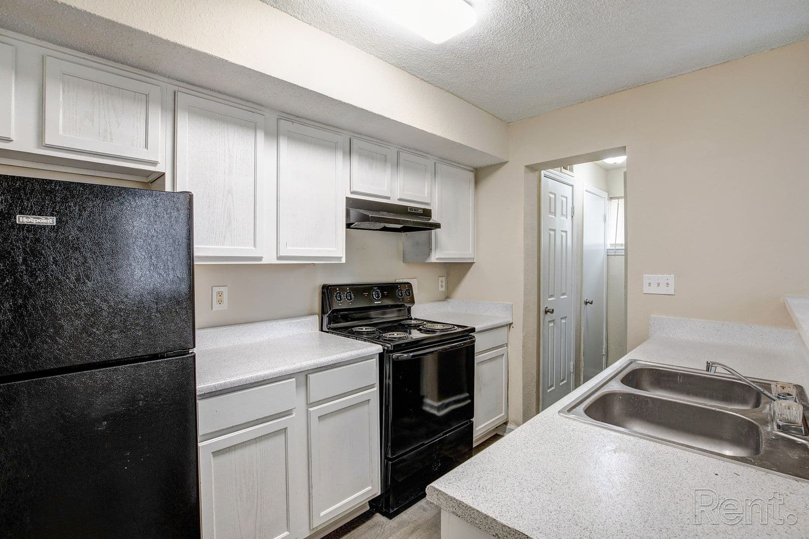 Towne at Lakewood Heights Apartments 1 of 25